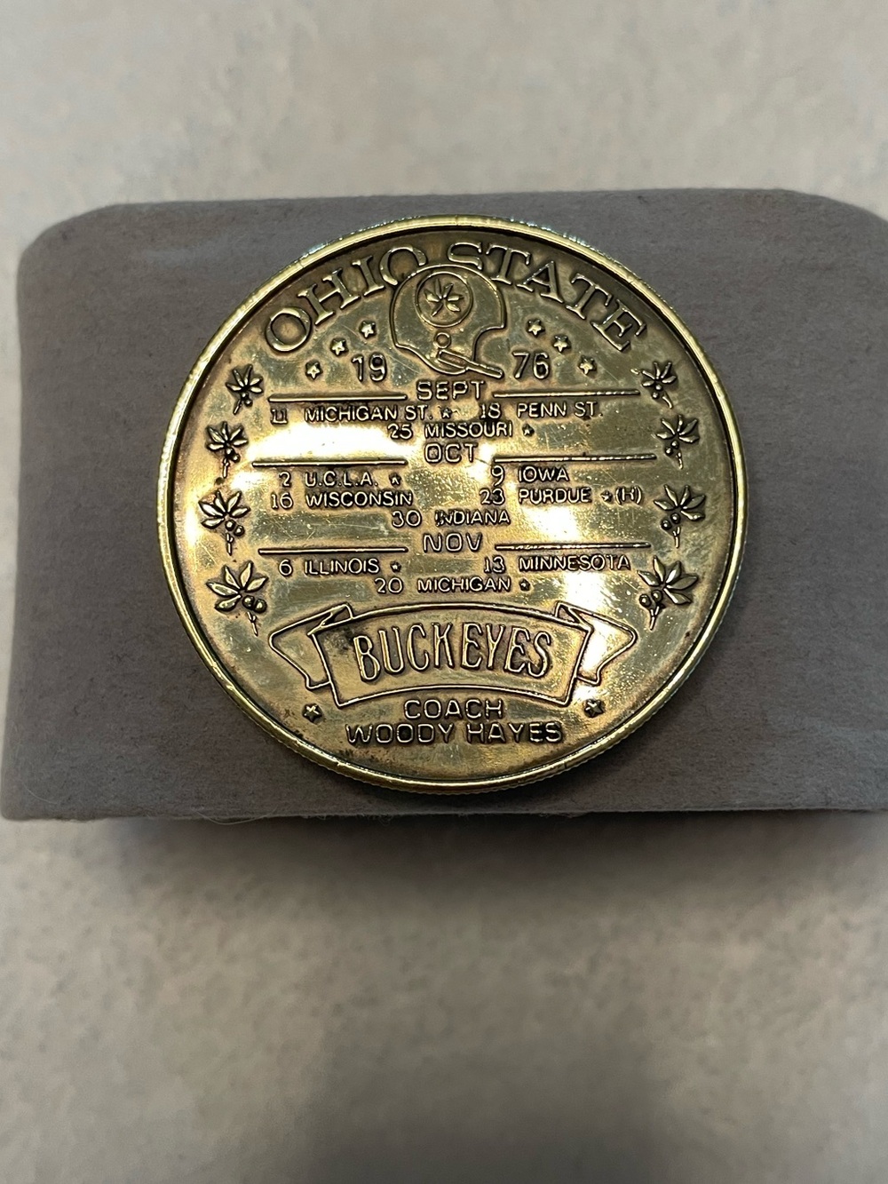 Men’s Ohio State Buckeyes 1976/w Woody Hayes ; Commemorative Brass Medal Coin